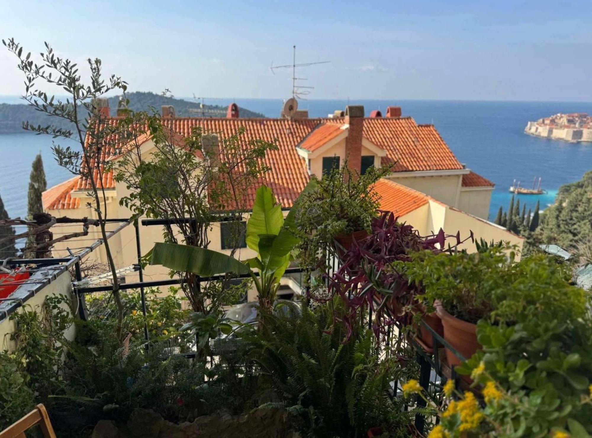 Charming With Terrace And Old Town View